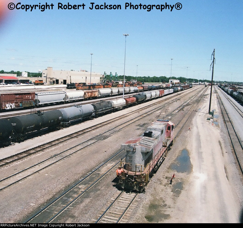 Sequence shot #6--old ATSF "Warbonnet!"